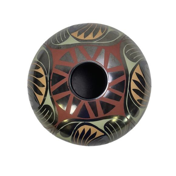 Ericka Hernandez Mata Ortiz Signed 3" x 4.5" Polychrome Pottery Vessel Pot Vase - Picture 5 of 7